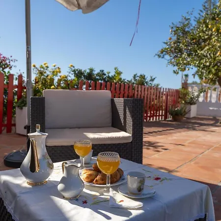 Mit Privatpool Fuer 6 Personen Ca 90 Qm In Nerja, Andalusien Costa Del Sol Vakantiehuis *