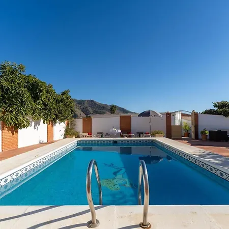 Mit Privatpool Fuer 6 Personen Ca 90 Qm In Nerja, Andalusien Costa Del Sol * נרחה