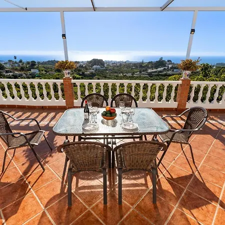 Mit Privatpool Fuer 6 Personen Ca 90 Qm In Nerja, Andalusien Costa Del Sol בית נופש נרחה