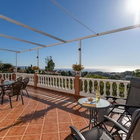 Mit Privatpool Fuer 6 Personen Ca 90 Qm In Nerja, Andalusien Costa Del Sol נרחה